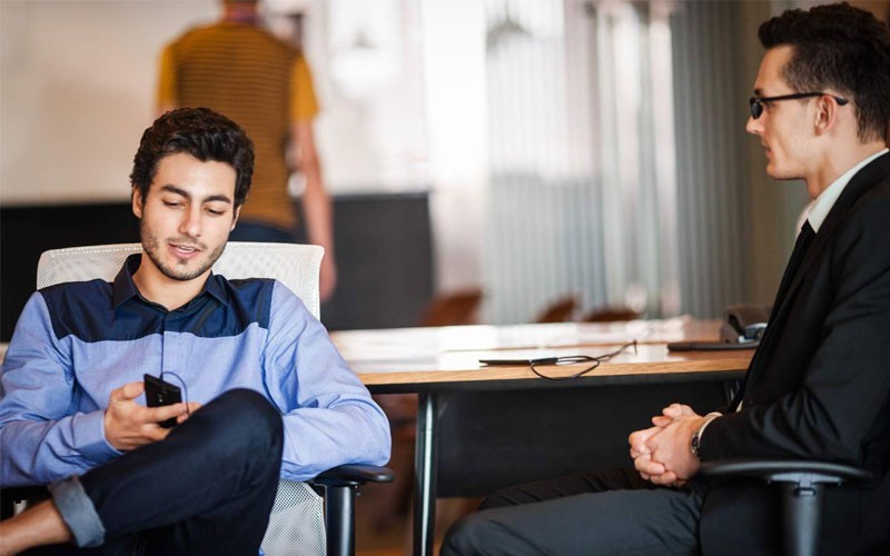 HP StoreVirtual4630sb storage servers Two business men working on mobile device using wi-fi